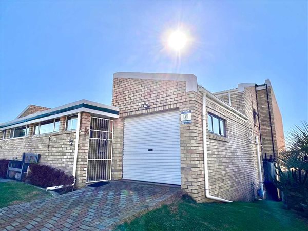 3 Bedroom Townhouse 3 Bedroom Townhouse