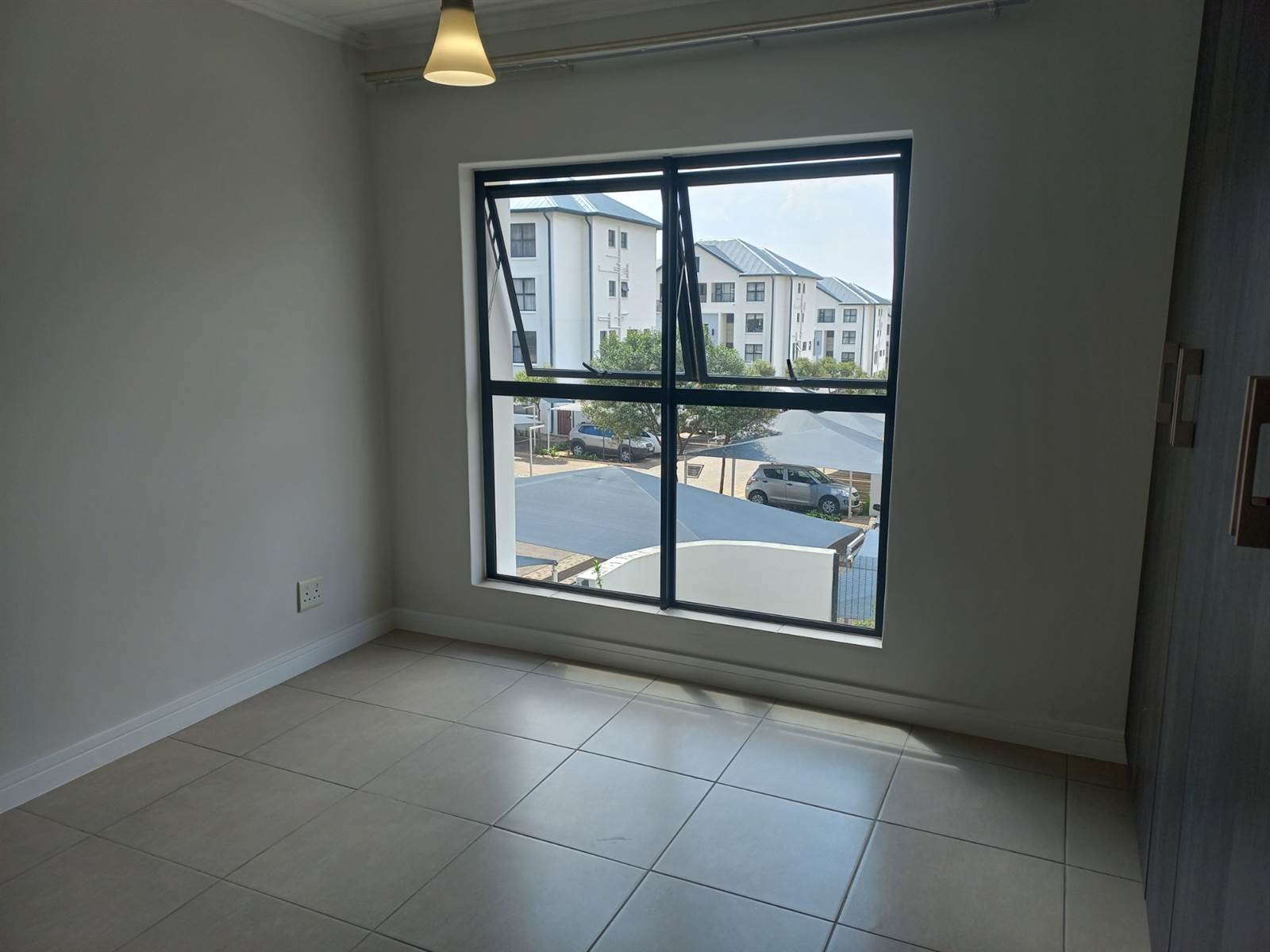 3 Bed Townhouse in Greenstone Hill photo number 3