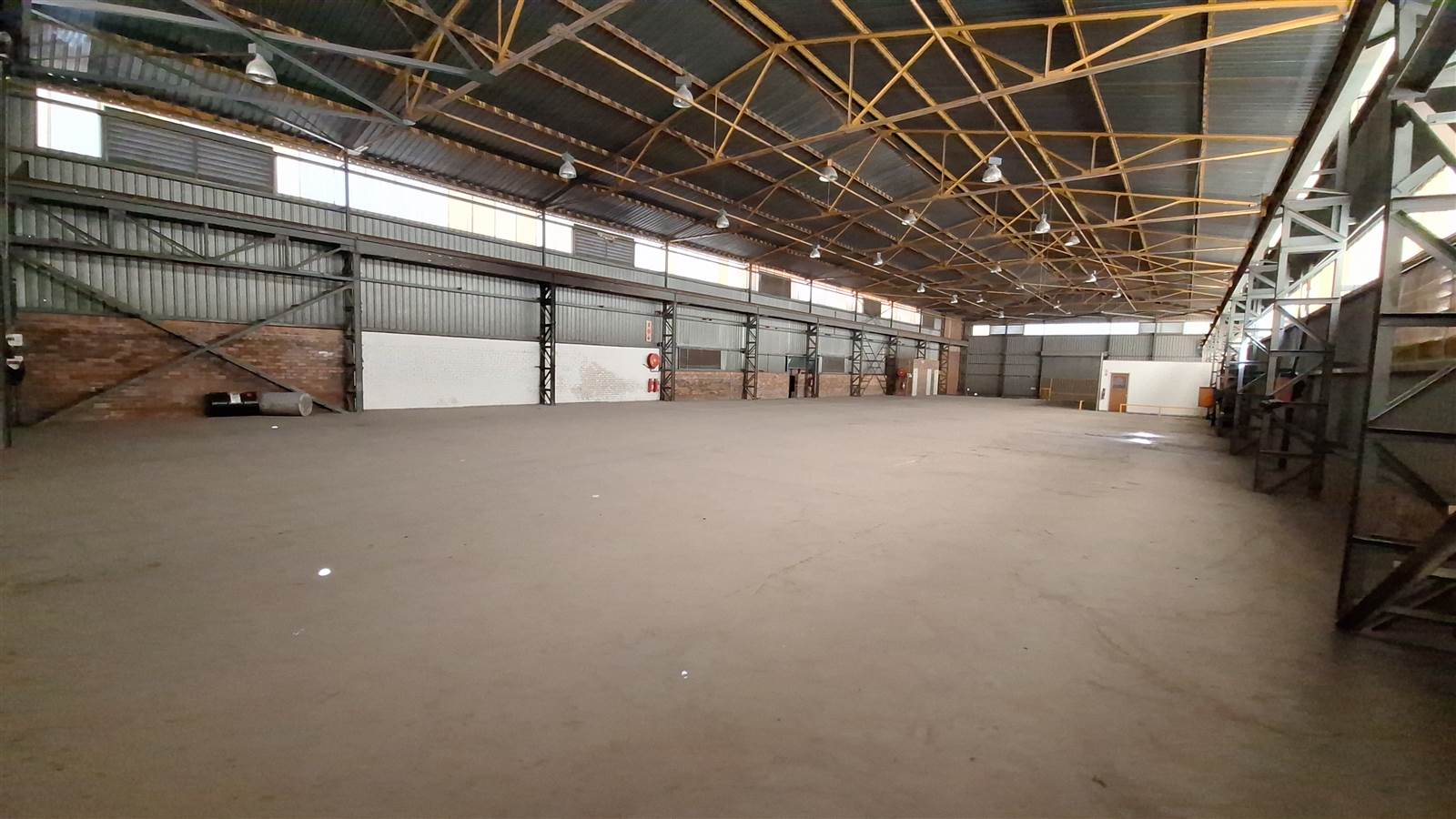1155  m² Industrial space in Wynberg photo number 4