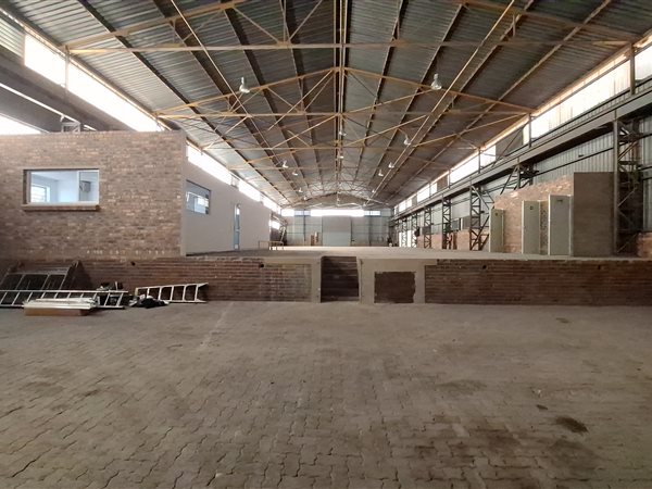 1155  m² Industrial space