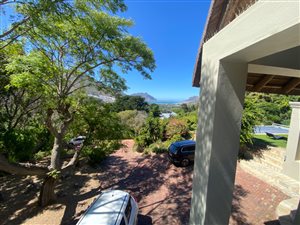 House in Hout Bay and surrounds