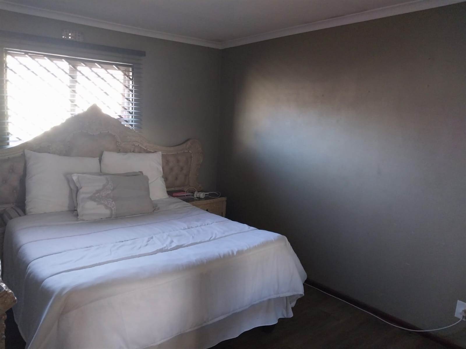 3 Bed House in Khayelitsha photo number 9