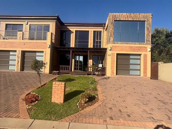4 Bedroom House 4 Bedroom House
