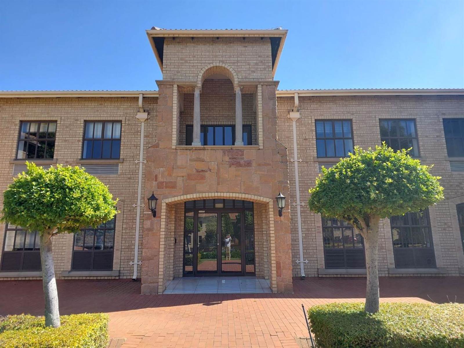 469  m² Commercial space in Bryanston photo number 2