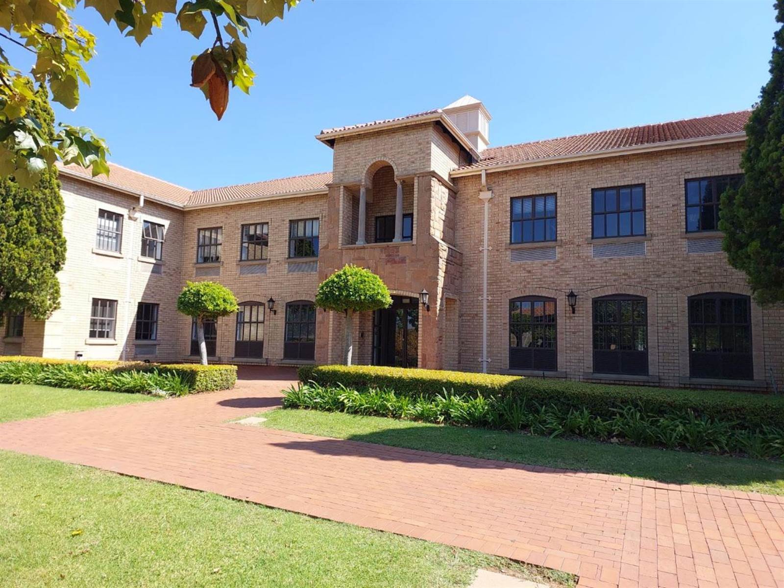 469  m² Commercial space in Bryanston photo number 1