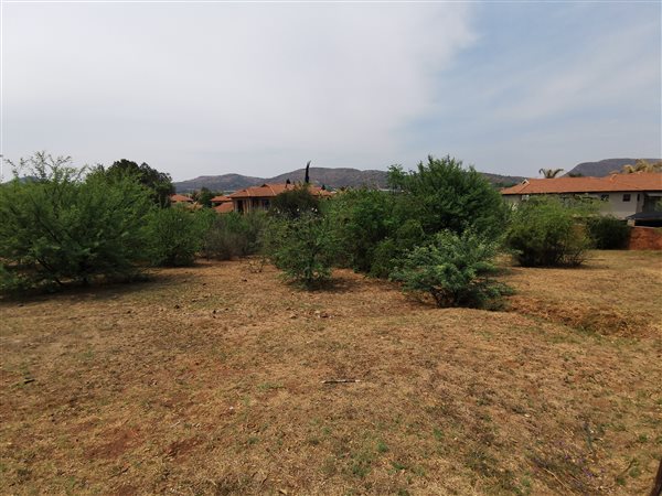 1 147 m² Land