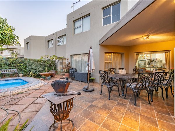 4 Bedroom Townhouse 4 Bedroom Townhouse