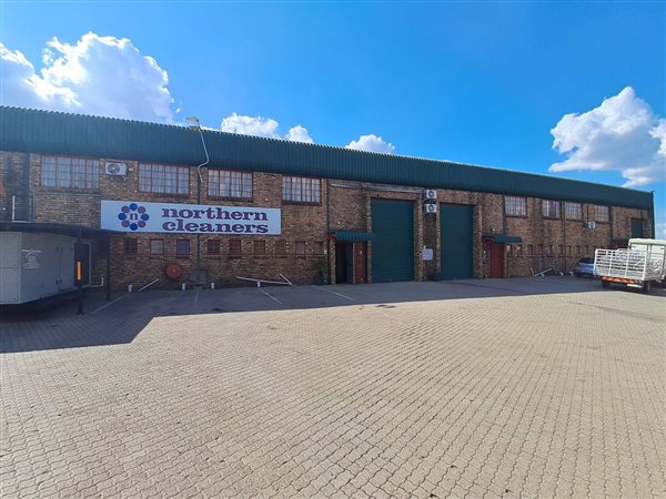 1 300  m² Industrial space