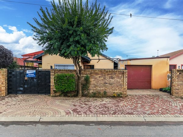 3 Bedroom House 3 Bedroom House