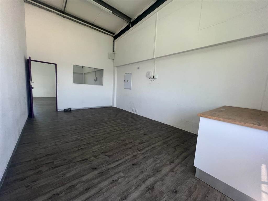 186  m² Commercial space in Parklands North photo number 14
