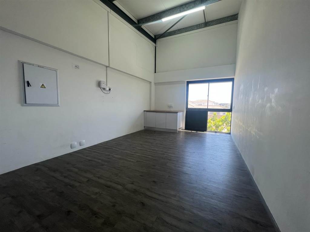 186  m² Commercial space in Parklands North photo number 10