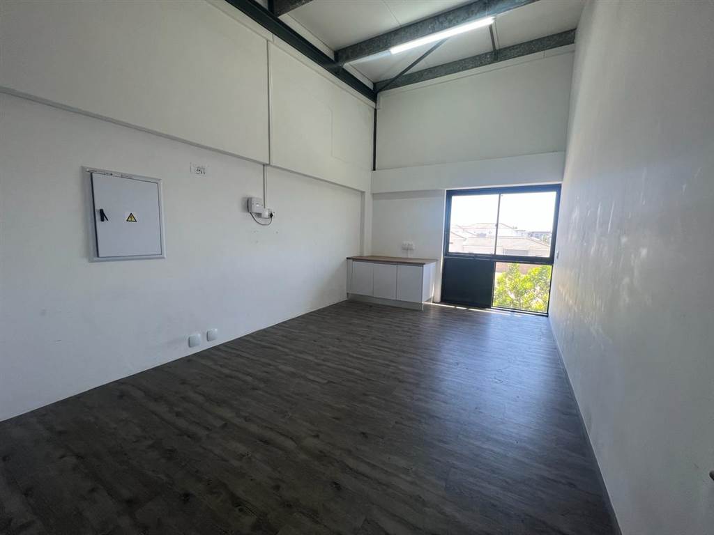 186  m² Commercial space in Parklands North photo number 9