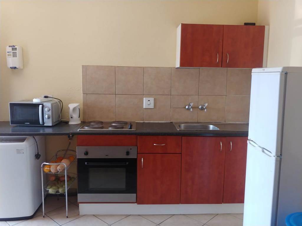 2 Bed House in Olievenhoutbosch photo number 4