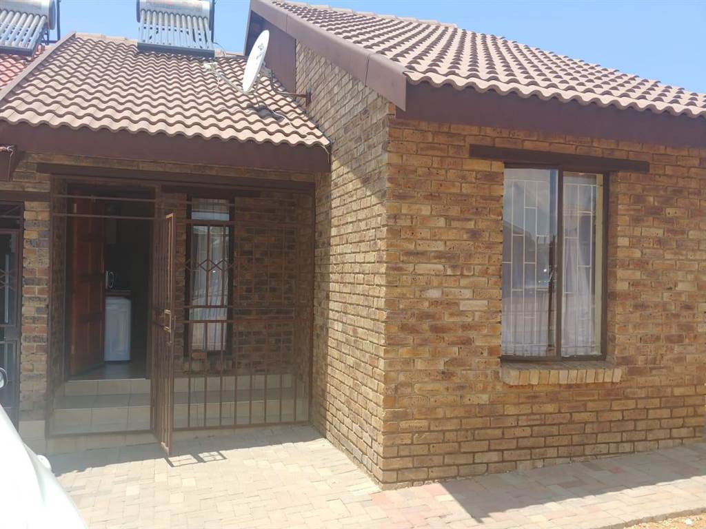 2 Bed House in Olievenhoutbosch photo number 1