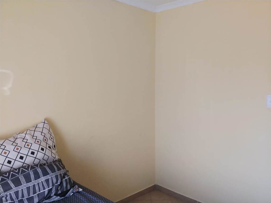 2 Bed House in Olievenhoutbosch photo number 16