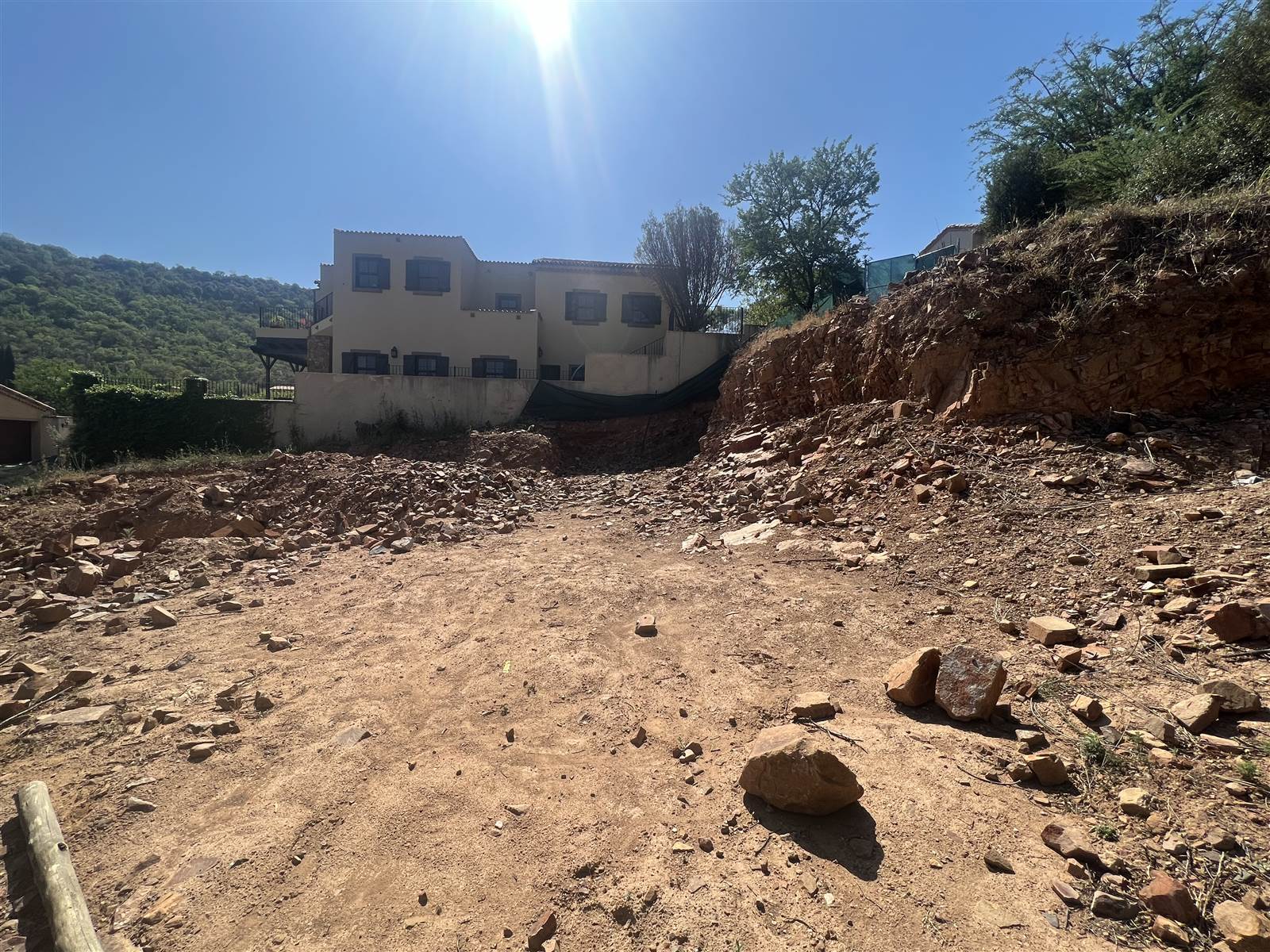 568 m² Land available in Hartbeespoort Dam photo number 3
