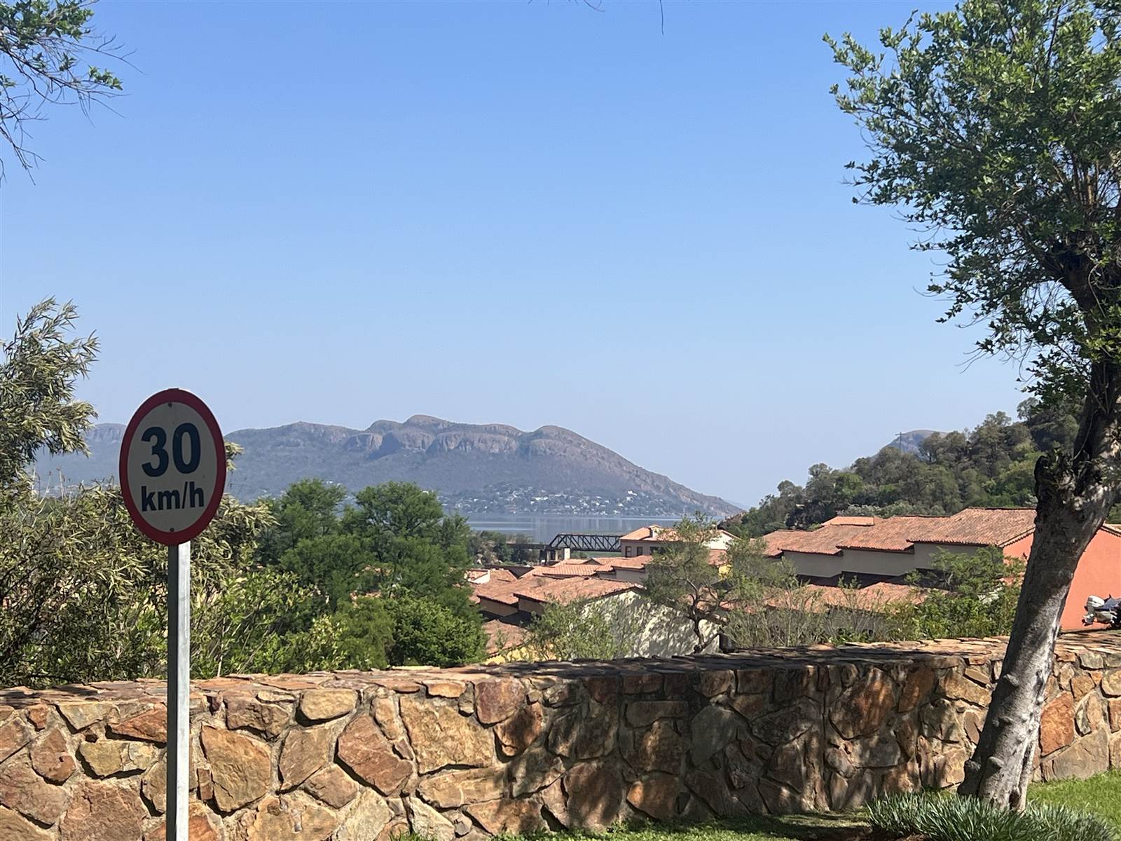 568 m² Land available in Hartbeespoort Dam photo number 6