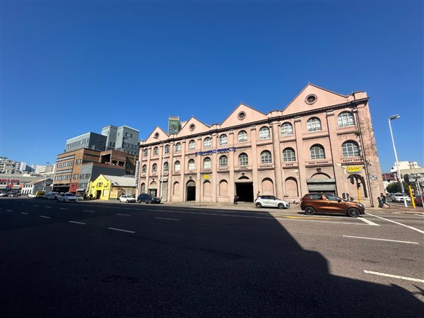 5 000 m² Commercial space 5 000 m² Commercial space