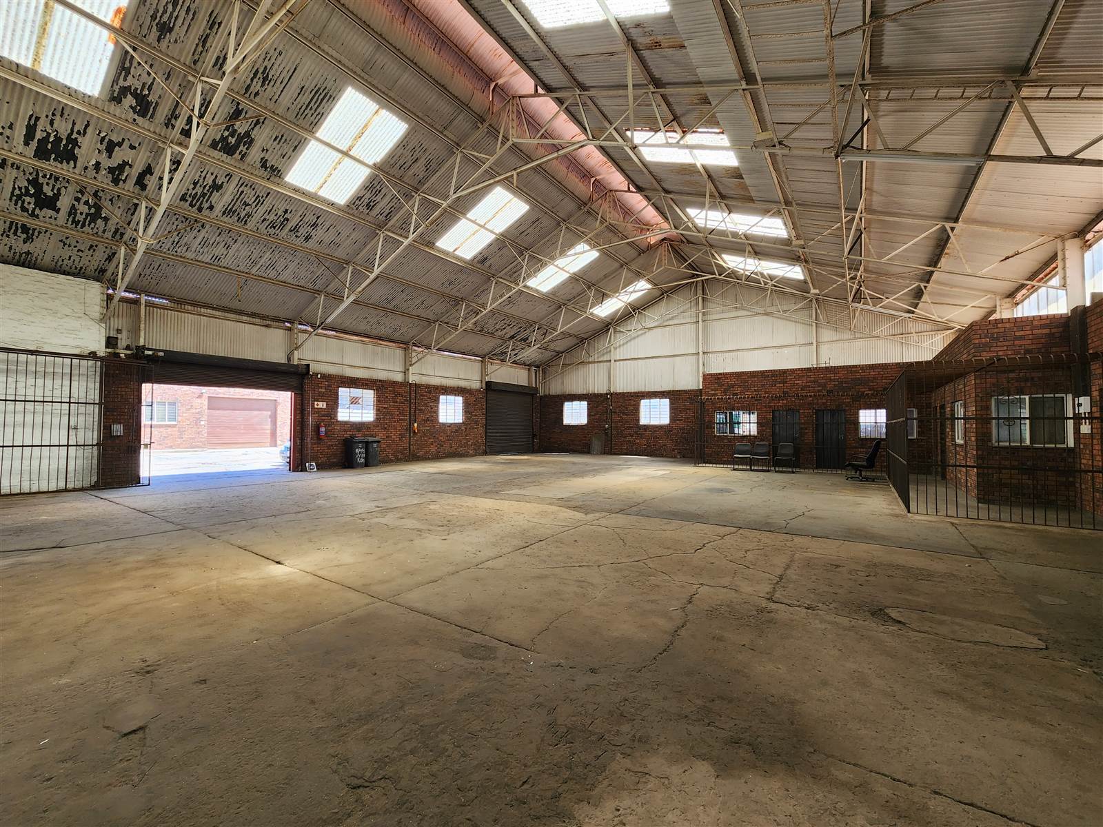1300  m² Industrial space in Denver photo number 4