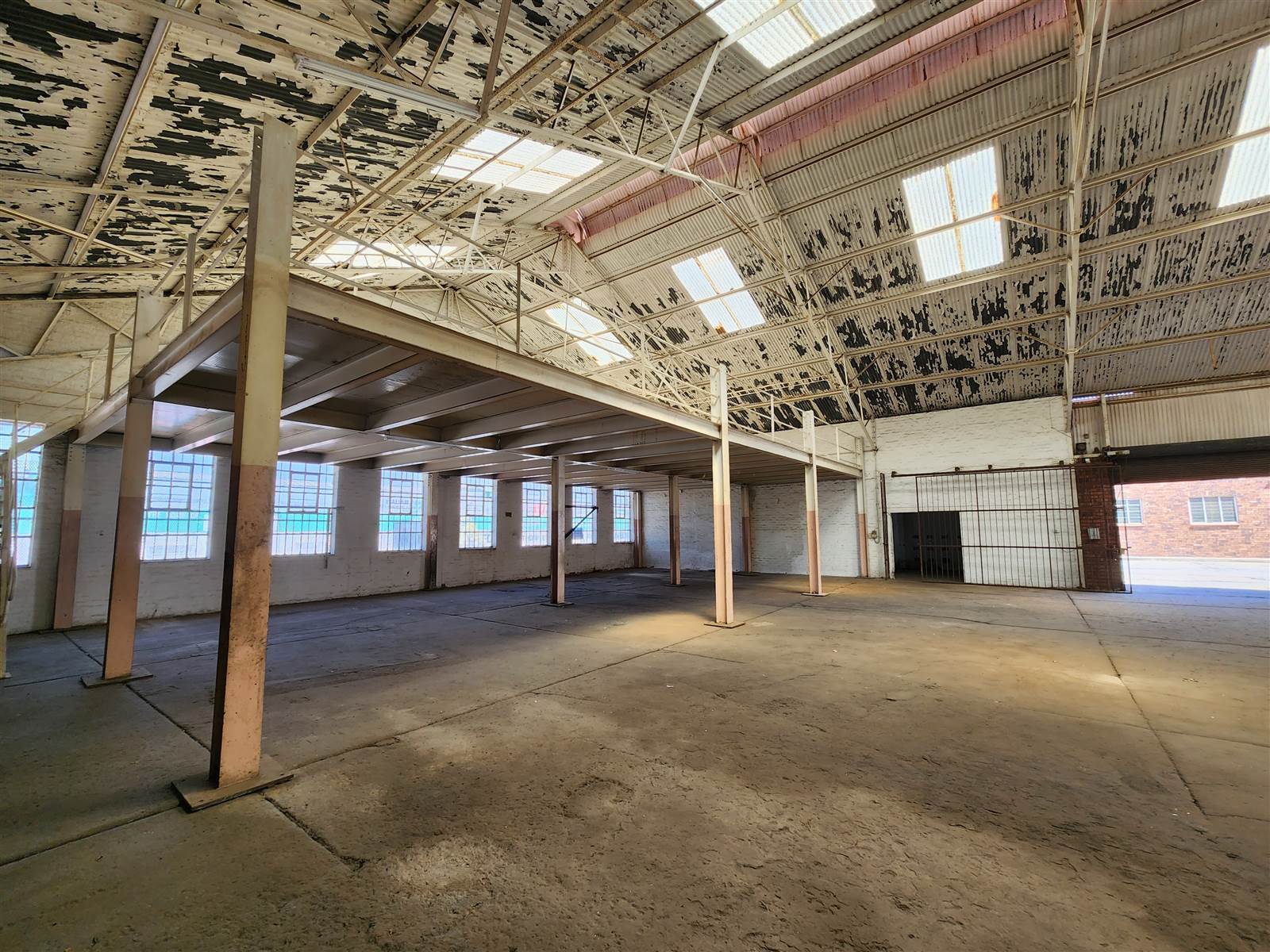 1300  m² Industrial space in Denver photo number 7