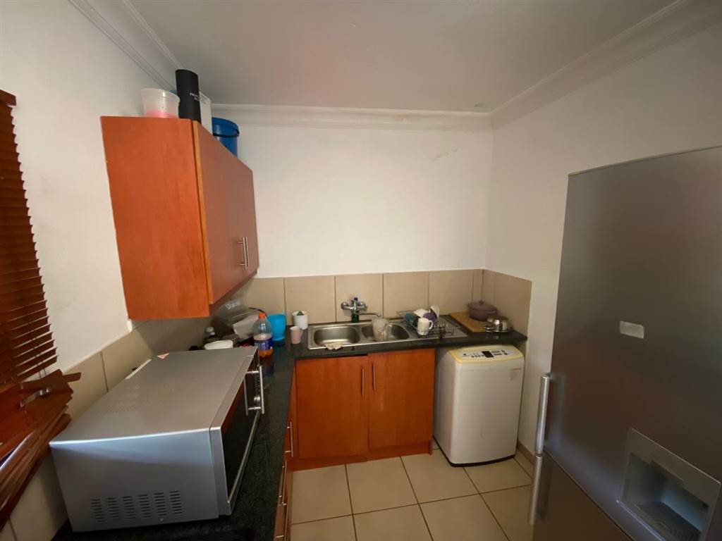 2 Bed Apartment in Nelspruit photo number 17