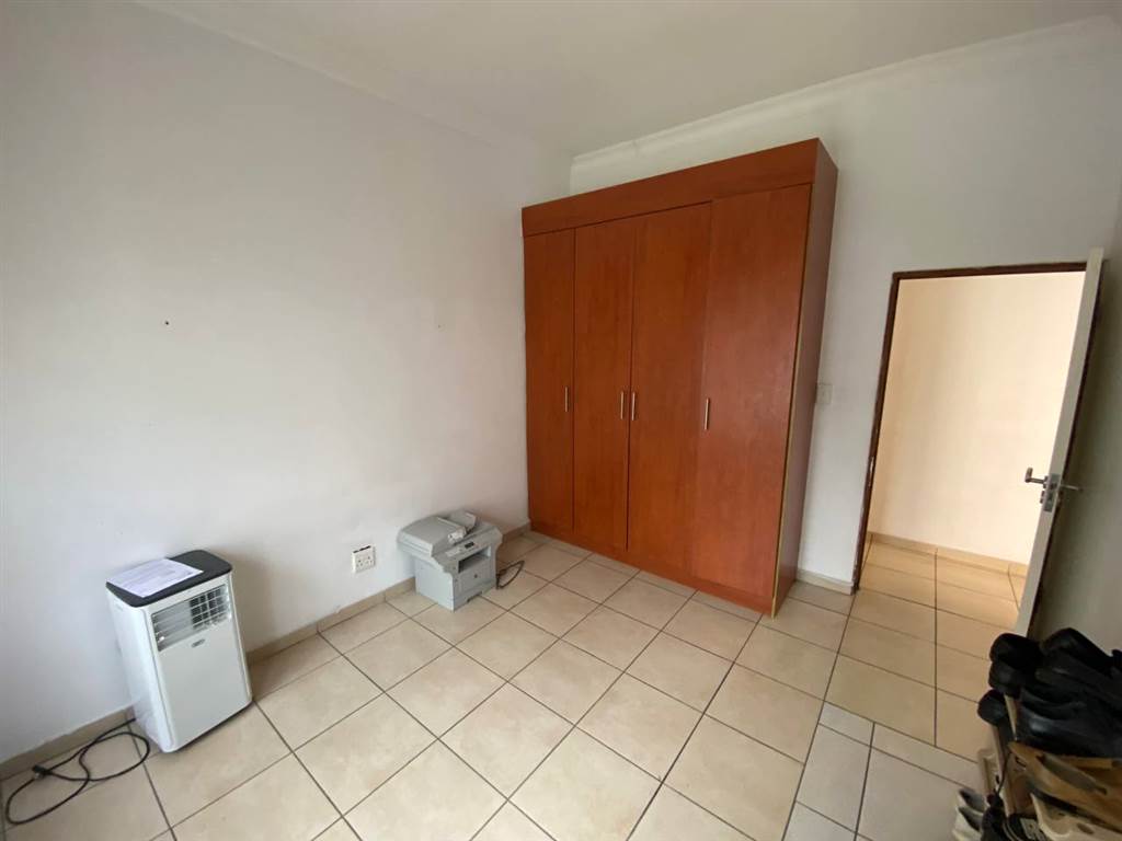 2 Bed Apartment in Nelspruit photo number 5