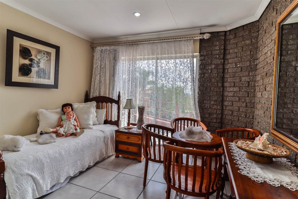 4 Bed House in Centurion CBD photo number 9