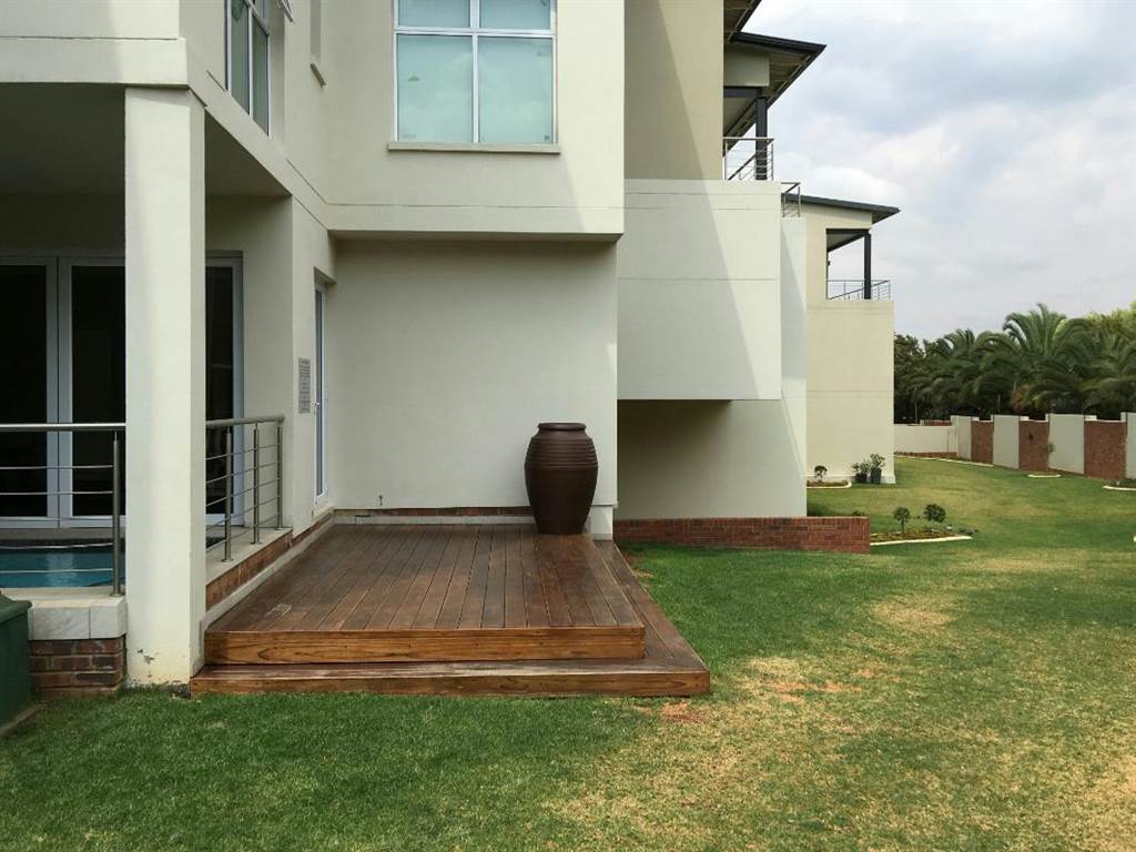 2 Bed Apartment in Bryanston photo number 20