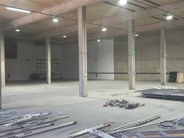 941  m² Industrial space