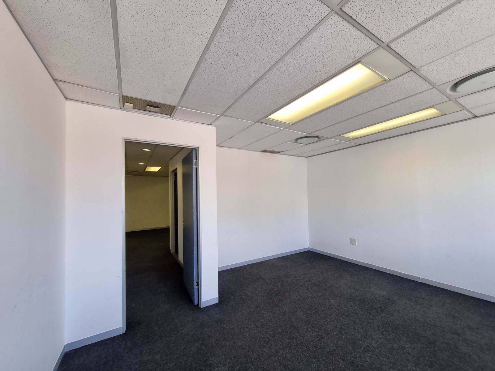55  m² Commercial space in Hatfield photo number 9