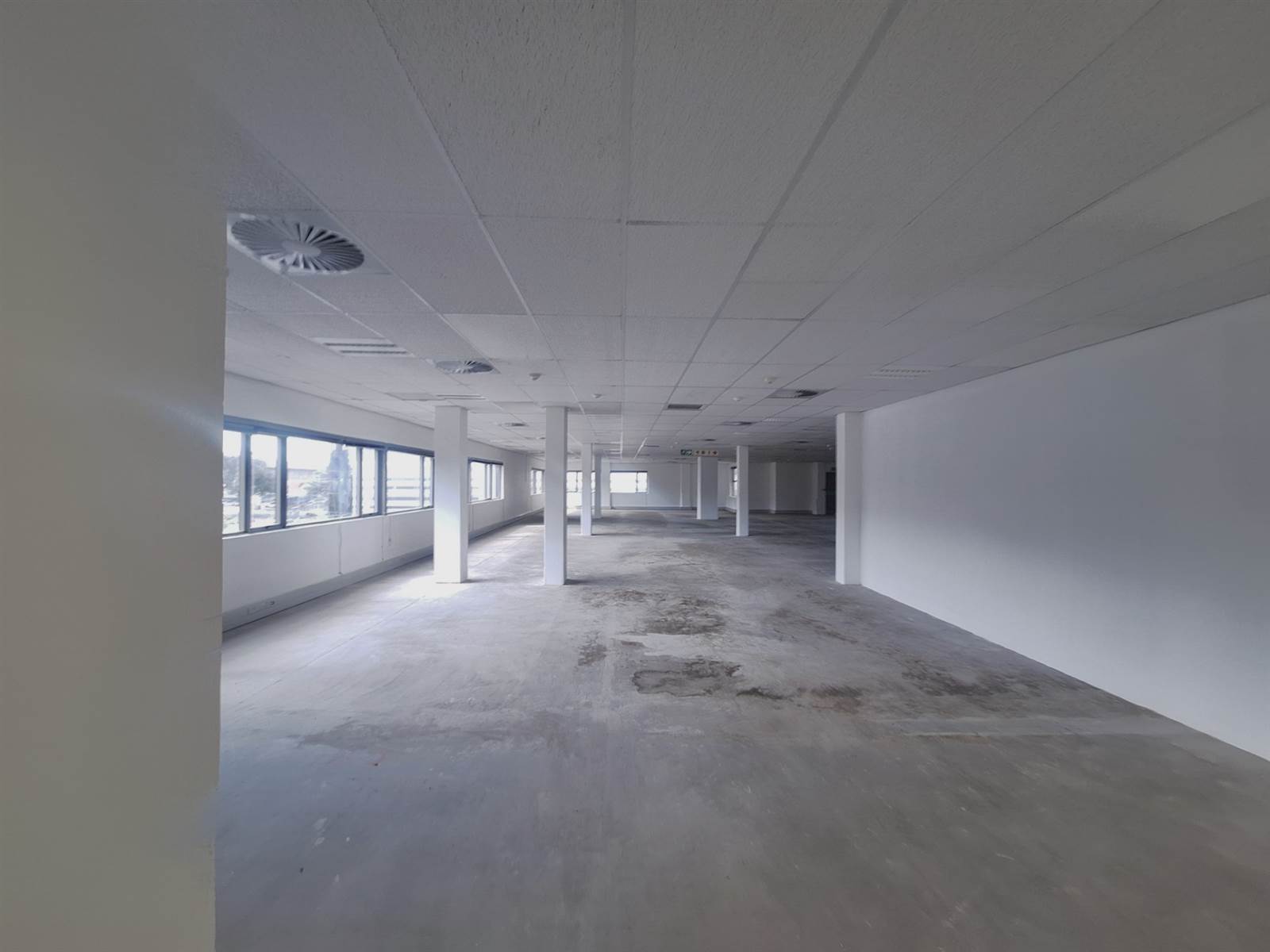 697  m² Office Space in Centurion CBD photo number 12