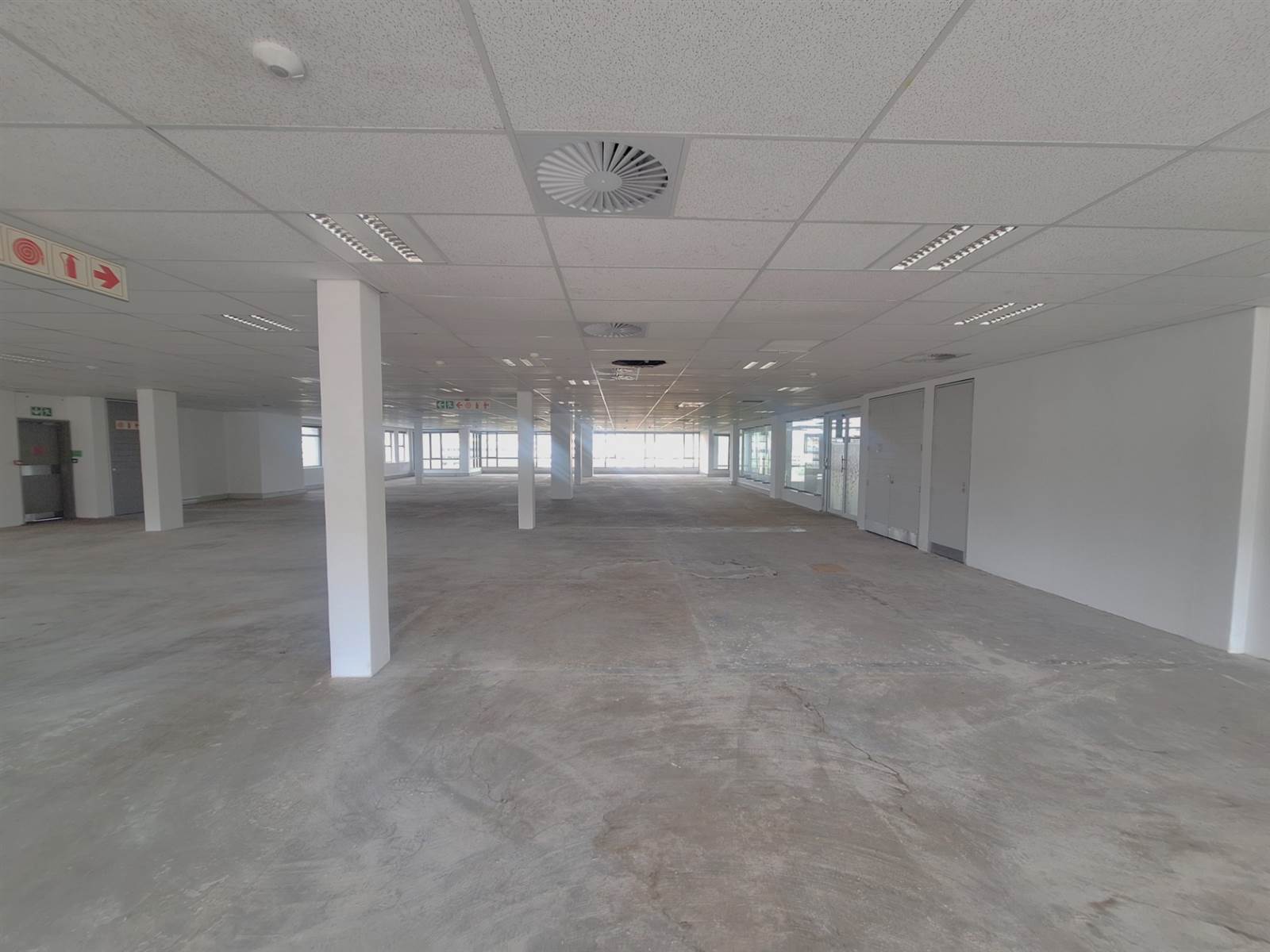 697  m² Office Space in Centurion CBD photo number 14
