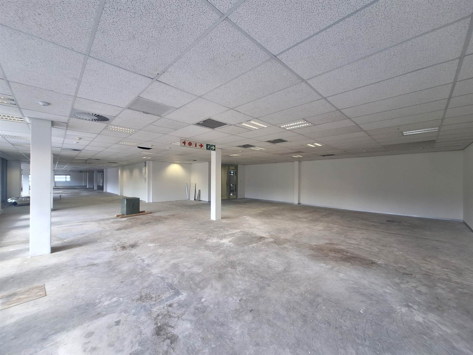 697  m² Office Space in Centurion CBD photo number 11