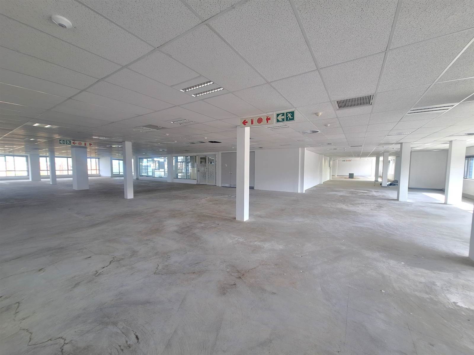 697  m² Office Space in Centurion CBD photo number 15