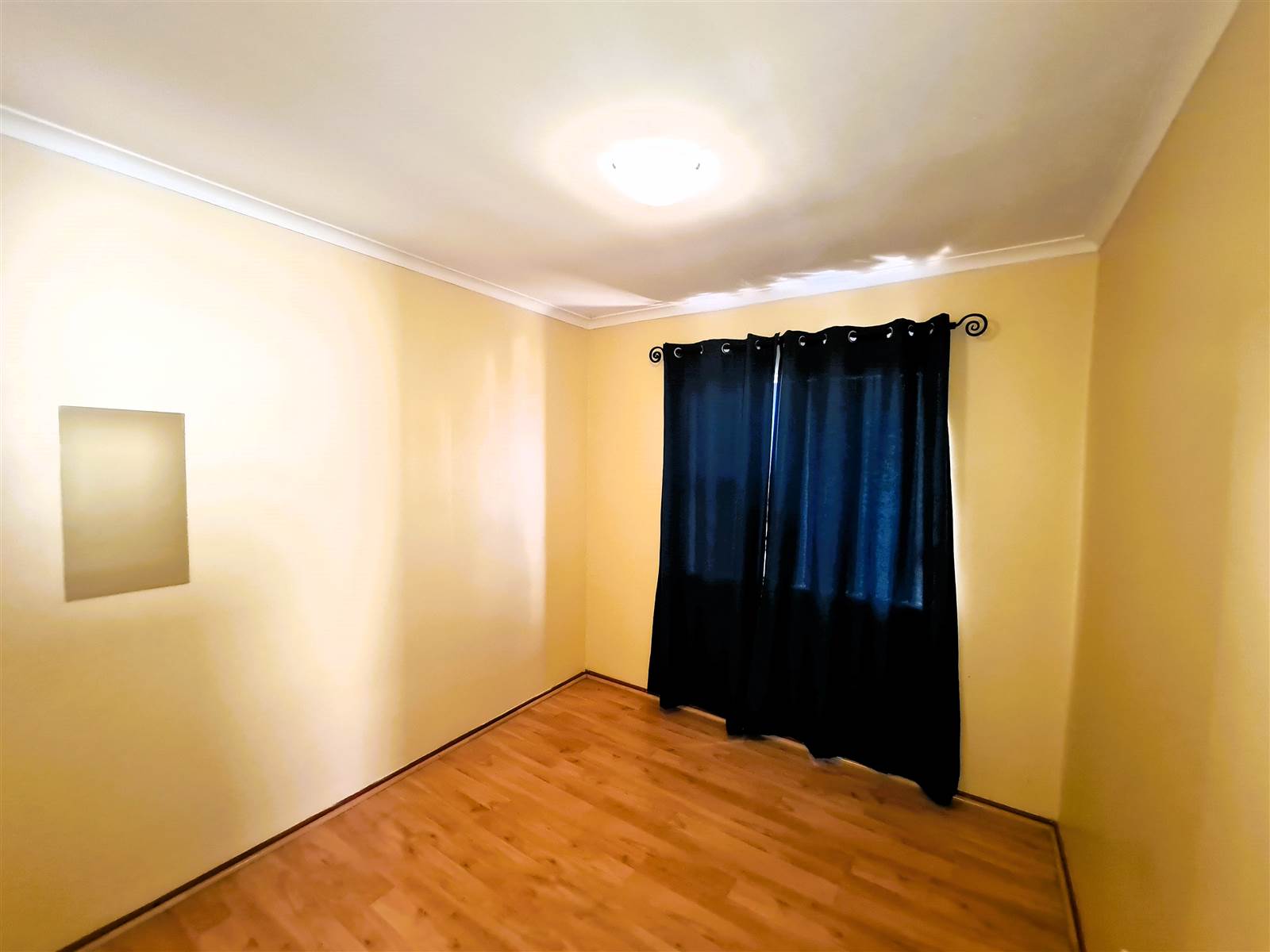 2 Bed Flat in Middedorp photo number 6
