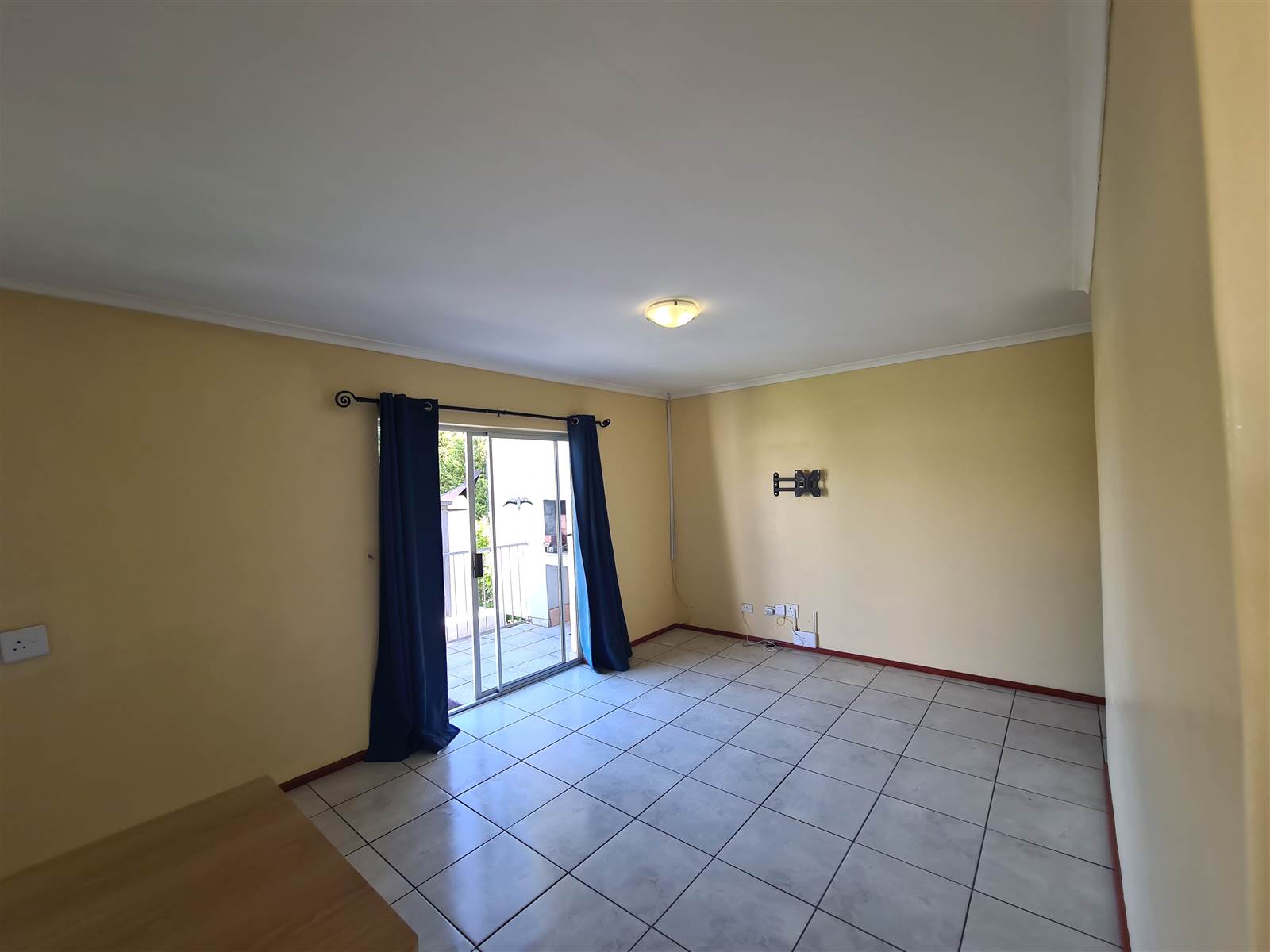 2 Bed Flat in Middedorp photo number 13