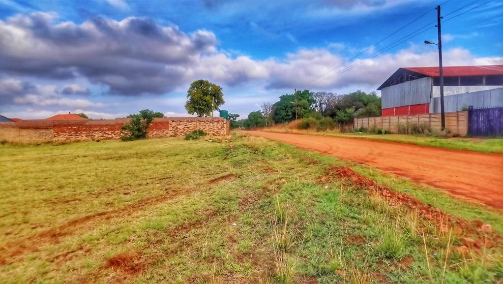 1.2 ha Land available in Rosslyn photo number 3