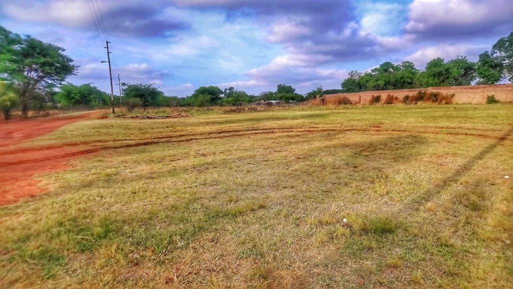 1.2 ha Land available in Rosslyn photo number 2