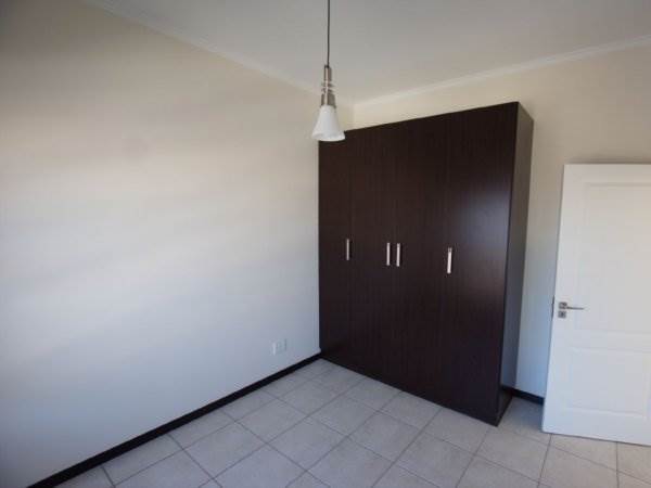 3 Bed Apartment in Greenstone Gate photo number 5