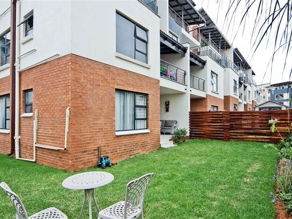 3 Bed Apartment in Greenstone Gate photo number 9