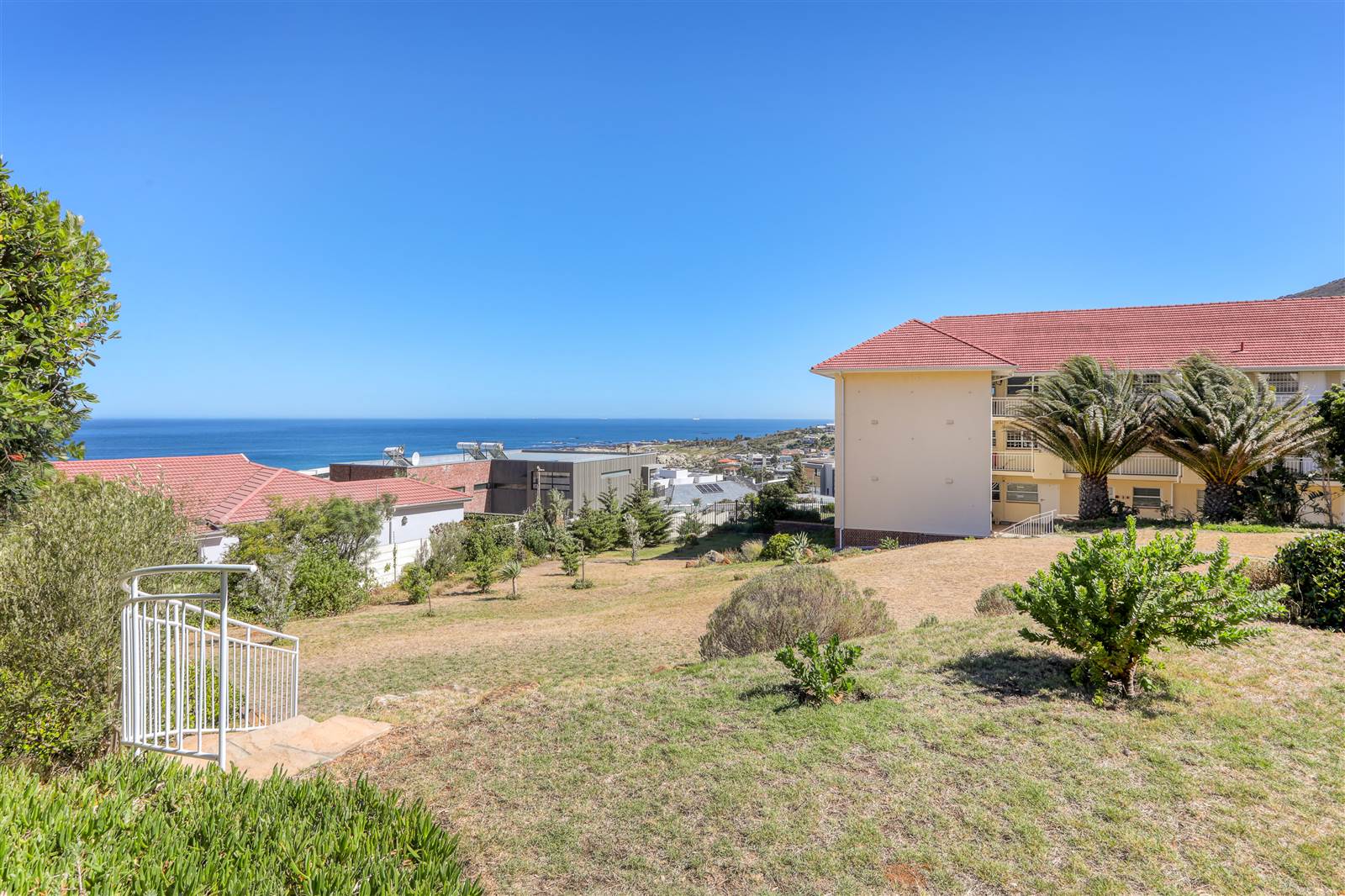 2 Bed Apartment in Camps Bay photo number 27