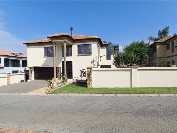 4 Bed House in Bartlett
