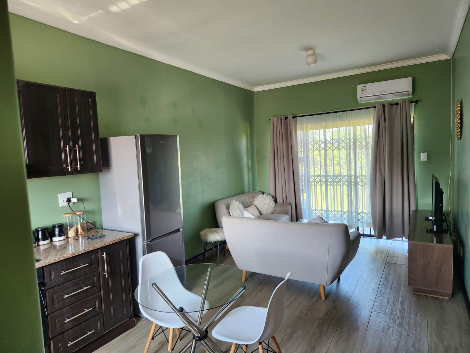 2 Bed Flat in Richards Bay Central photo number 6