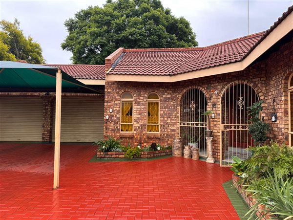 3 Bedroom House 3 Bedroom House