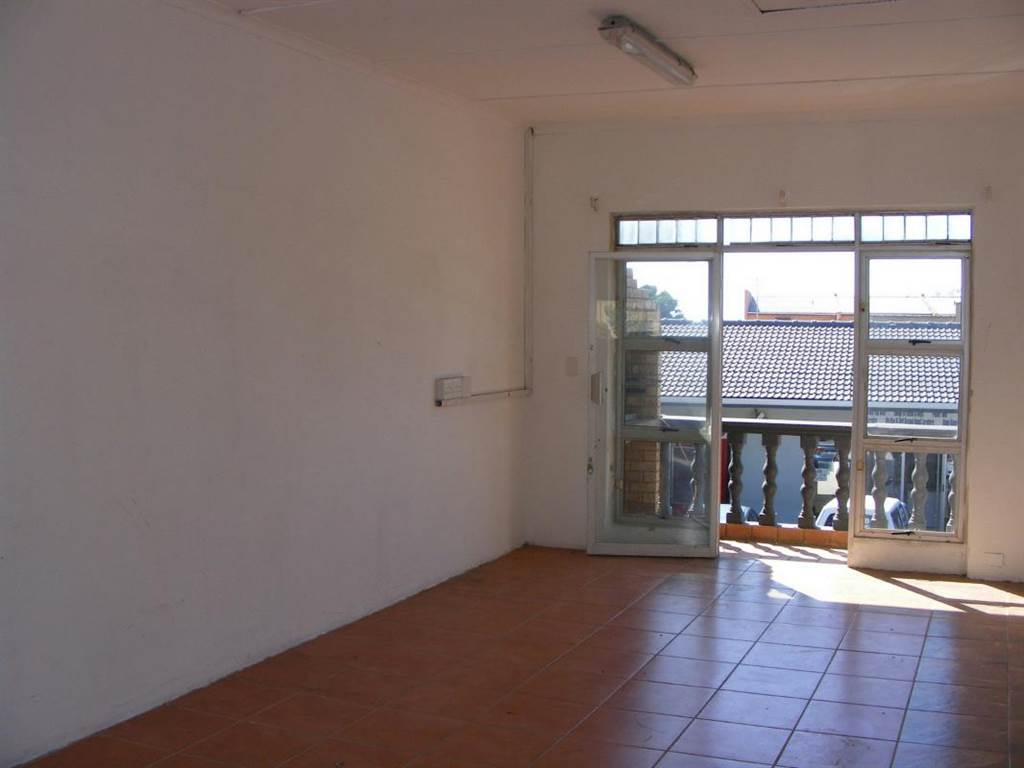 248  m² Commercial space in Port Edward photo number 11