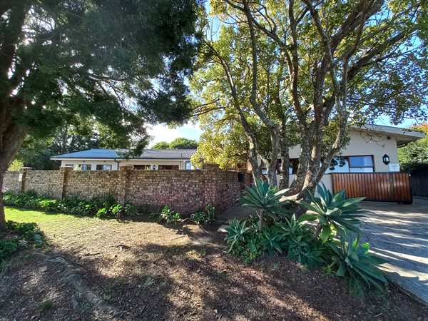 4 Bedroom House 4 Bedroom House
