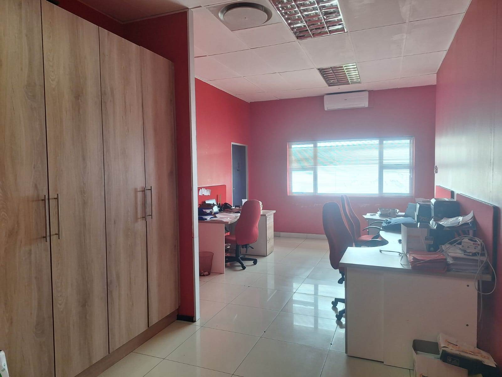 100  m² Commercial space in Nelspruit Central photo number 3