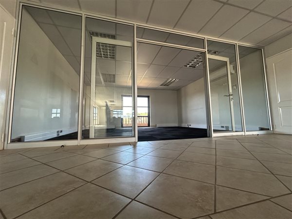 225  m² Office Space