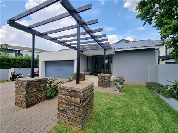 4 Bed House in Midstream Hill