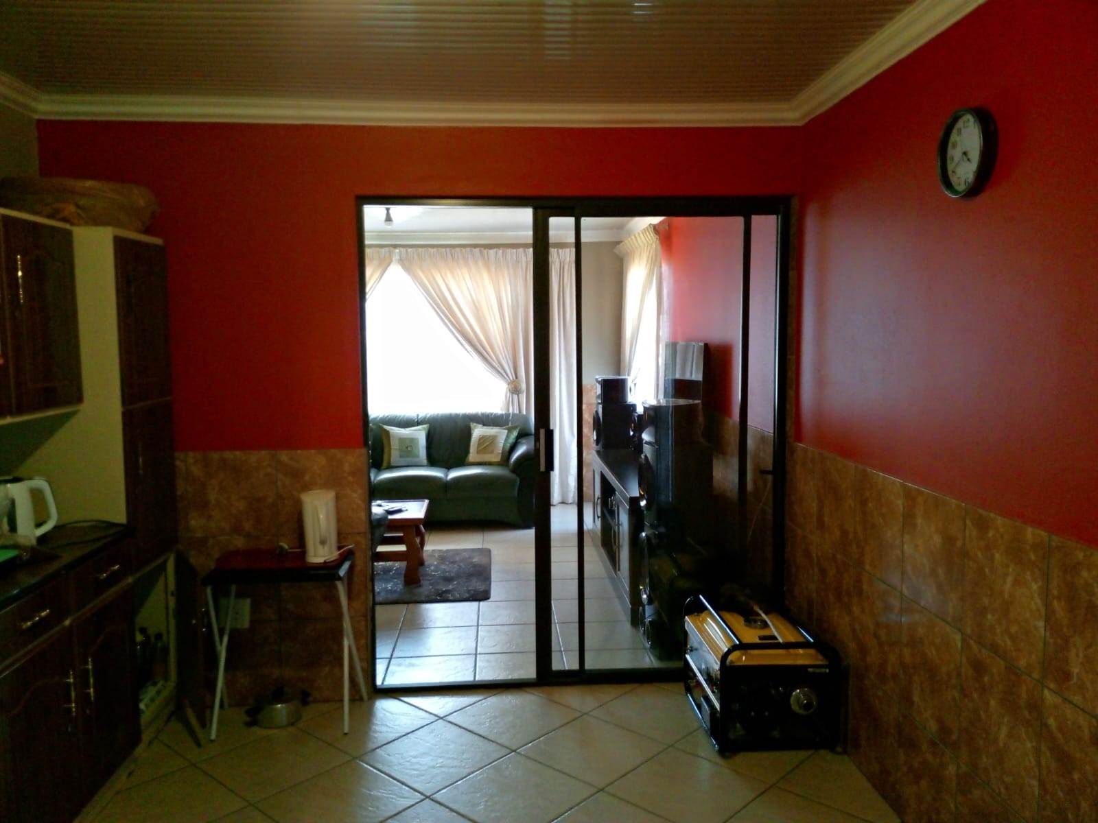 3 Bed House in Emzinoni photo number 7